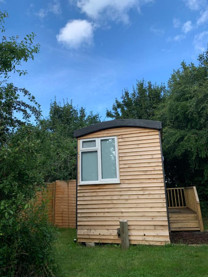 Shepherds Hut Bath Wick  Екстериор снимка
