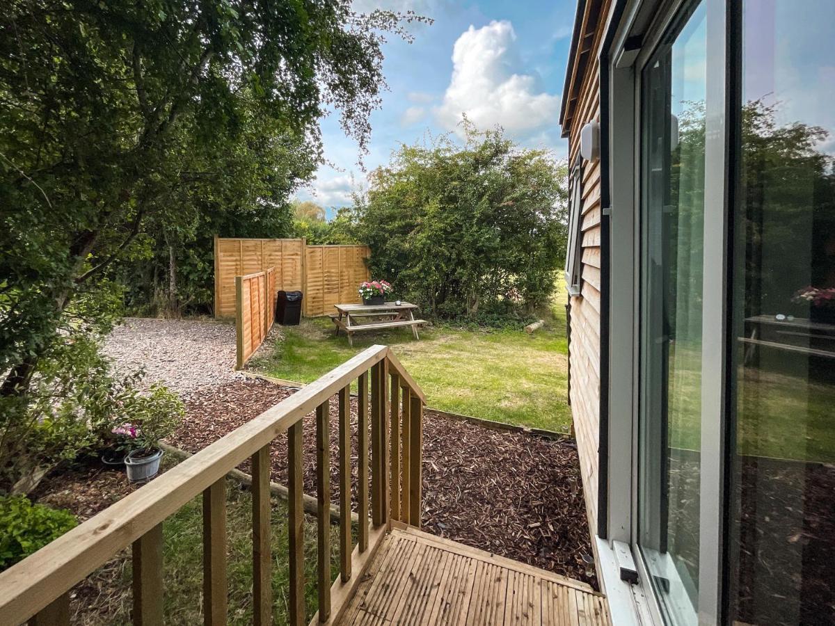 Shepherds Hut Bath Wick  Екстериор снимка