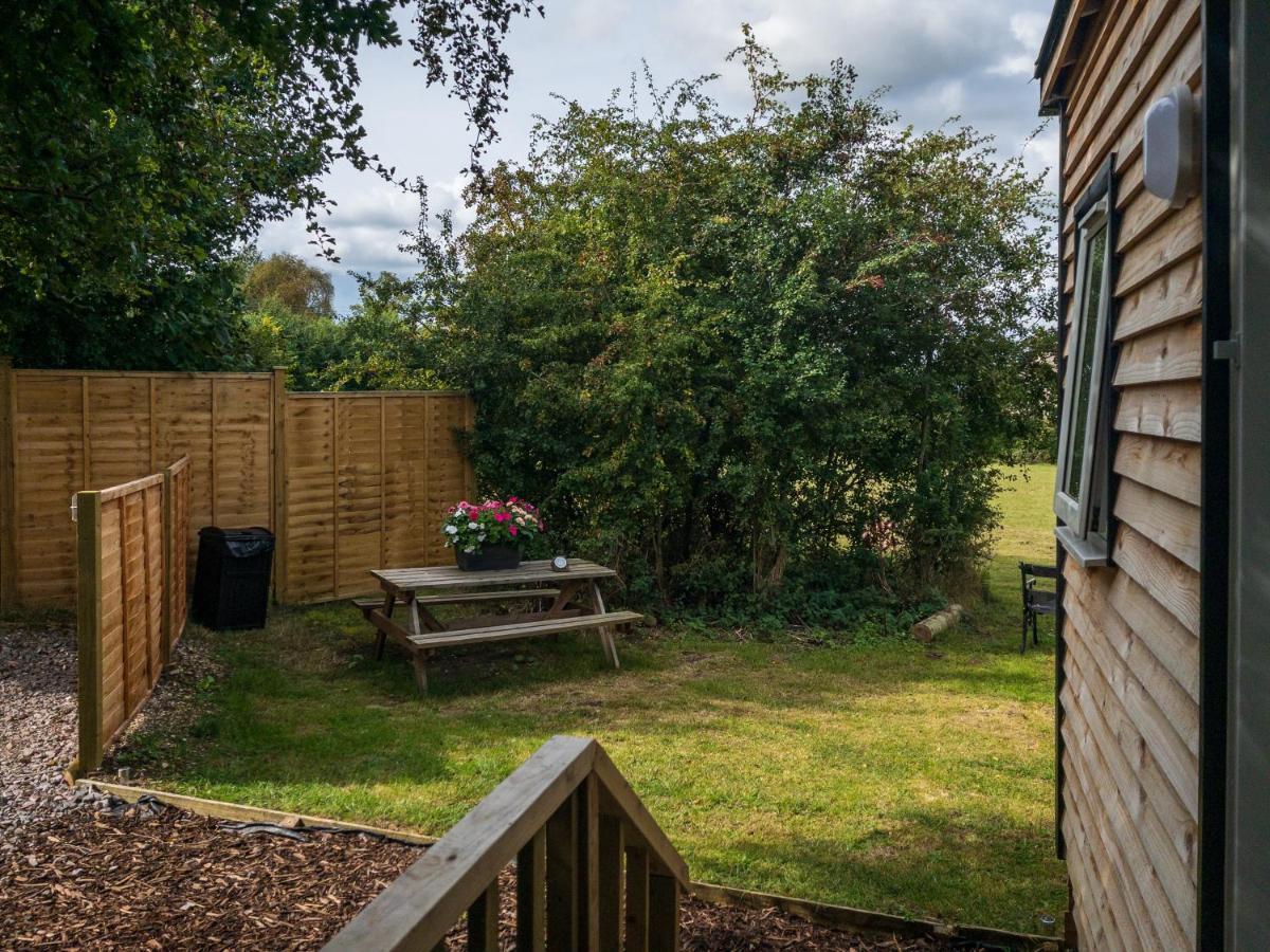 Shepherds Hut Bath Wick  Екстериор снимка