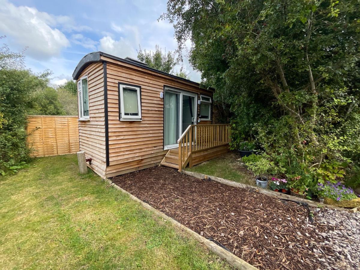 Shepherds Hut Bath Wick  Екстериор снимка