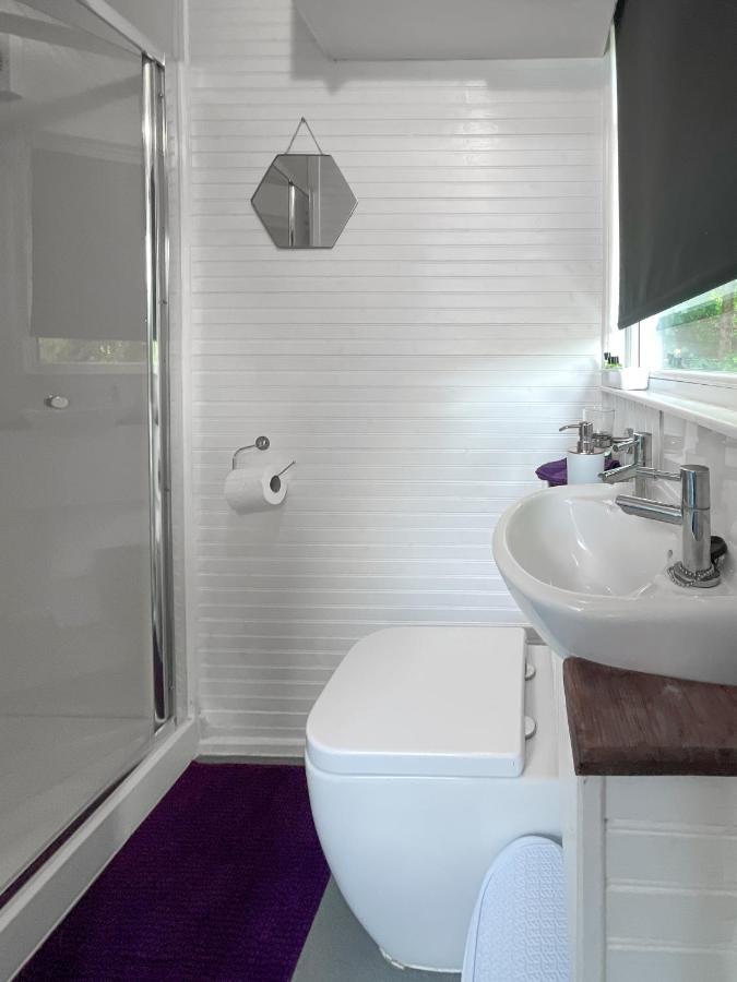 Shepherds Hut Bath Wick  Екстериор снимка